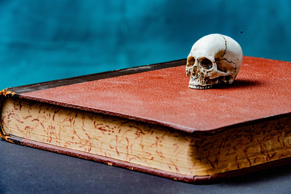 Werewolf Writing Tips: Craft Transformations That Terrify and Transcend